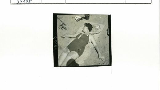 夏日海滩休闲时光.jpg
