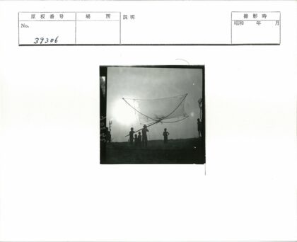 夕阳下捕鱼人剪影.jpg