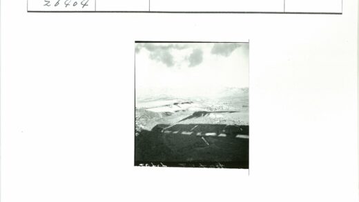 多云天空下的连绵丘陵与远山.jpg