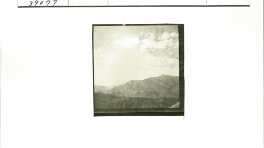 多云山脉风景摄影.jpg