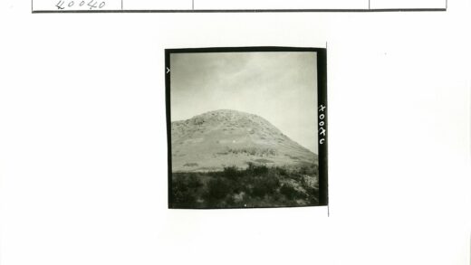 多云荒山稀疏植被.jpg