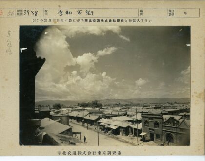 多云街景远山建筑.jpg