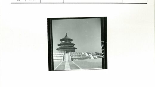 多层圆形古建筑高台景观.jpg