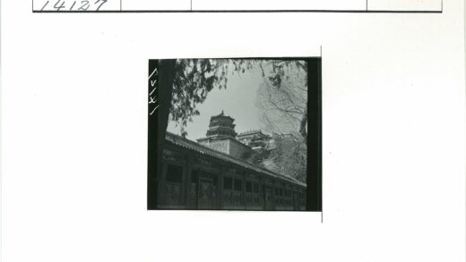 多层木构宝塔晴空远景.jpg