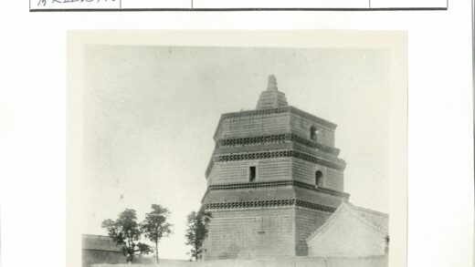 多层砖塔与庭院景观.jpg