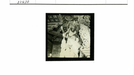 多臂神像华丽内饰雕刻天花图案.jpg