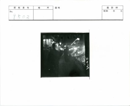 夜色街景橱窗剪影.jpg