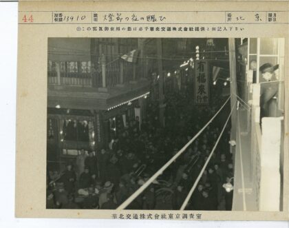 夜色街道窥视者.jpg