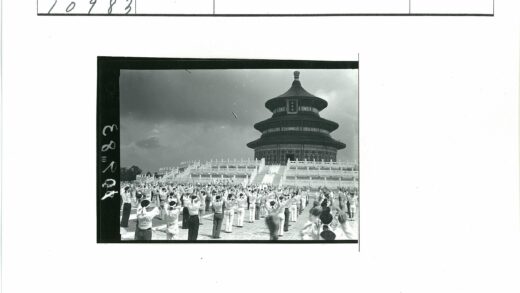 大型宝塔广场集体练习场景.jpg