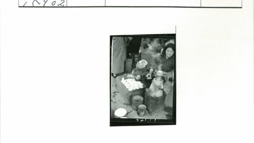 妇女使用蒸汽设备工作照.jpg
