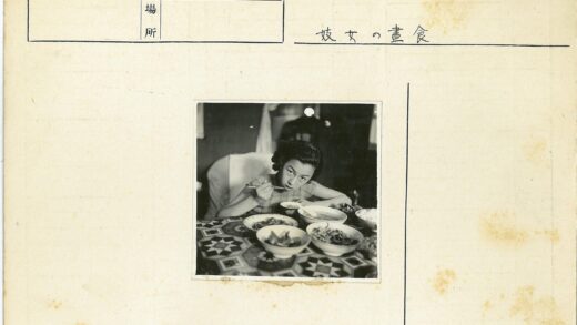 妇女聚餐桌布图案丰盛菜肴.jpg
