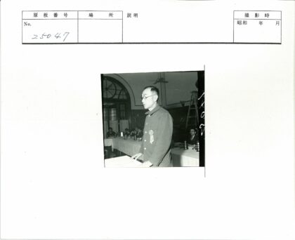 学者讲台演讲场景.jpg