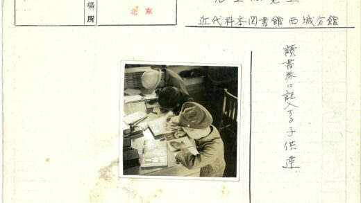 孩子们在桌旁写字.jpg