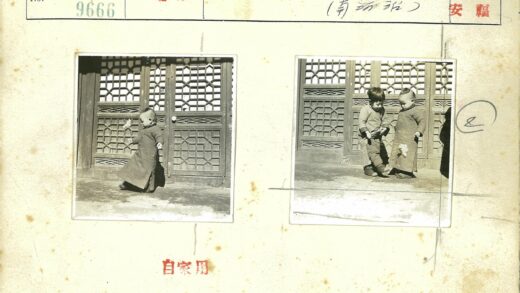 孩童与雕花木屏风合影.jpg