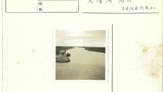宁静河岸与船.jpg