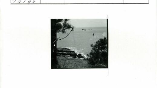 宁静海岸与帆船风光.jpg