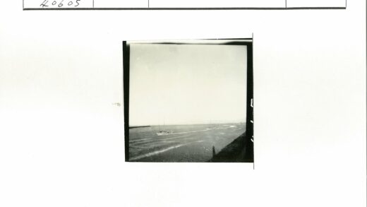 宁静海岸停泊船只.jpg
