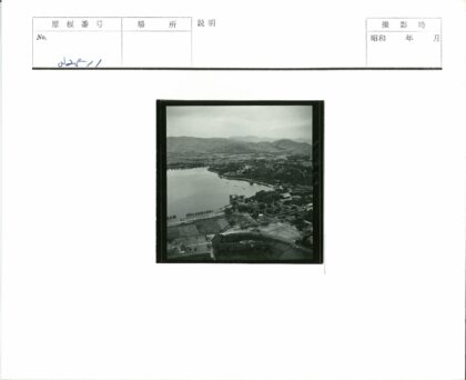 宁静湖泊与田园风光.jpg