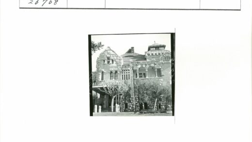 宏伟石建筑拱窗入口景观.jpg