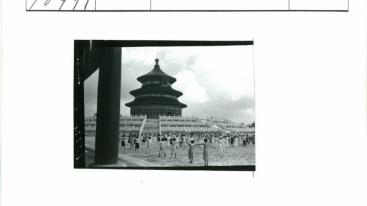 宝塔寺庙前练功场景.jpg