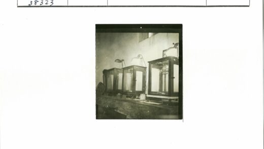 实验室玻璃仪器照明展示.jpg