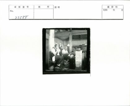 室内人物与陈设历史场景.jpg