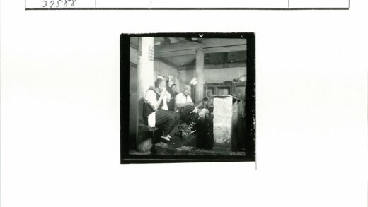 室内人物与陈设历史场景.jpg