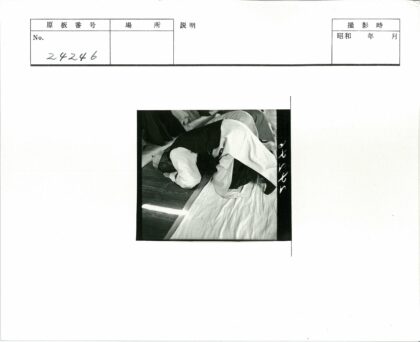 室内地毯祈祷者.jpg
