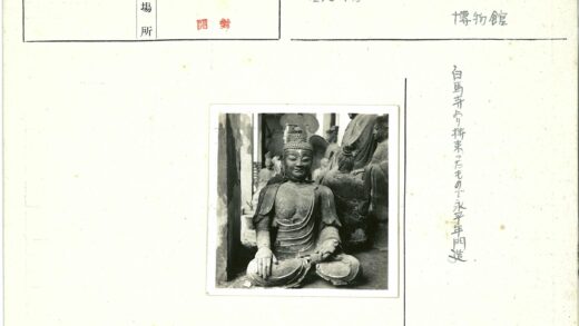 室内坐佛雕像群像.jpg