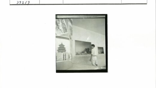室内宝塔海报艺术照.jpg