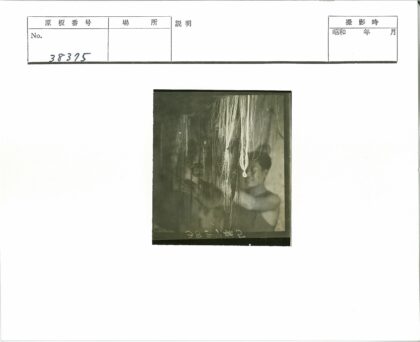 室内工作者与悬挂线.jpg