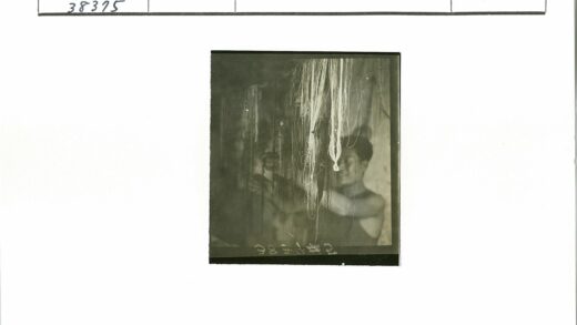 室内工作者与悬挂线.jpg