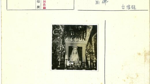 室内神社宁静雕像与装饰.jpg