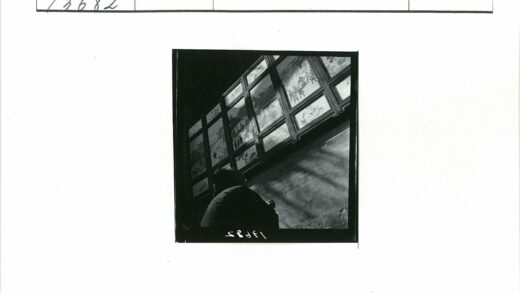 室内艺术品与阳光阴影.jpg