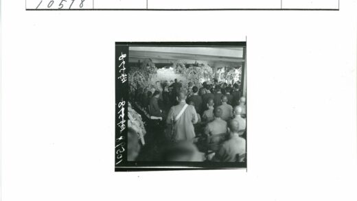 室内花卉仪式演讲现场.jpg