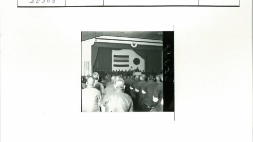 室内集会演讲现场.jpg