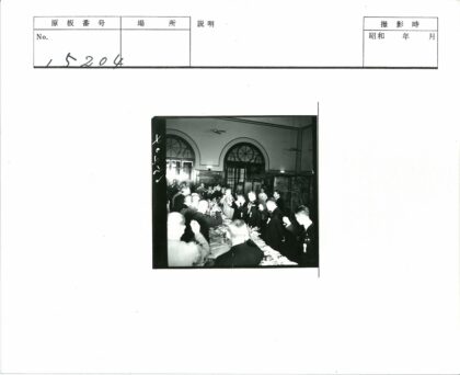 宴会厅敬酒拱窗装饰.jpg