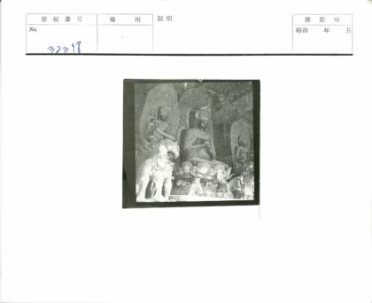 寺庙宝座神像与守护兽雕像.jpg