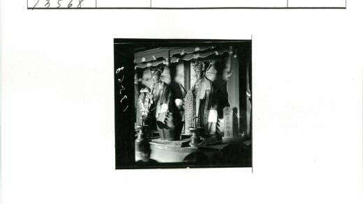 寺庙雕像与宗教文物特写.jpg