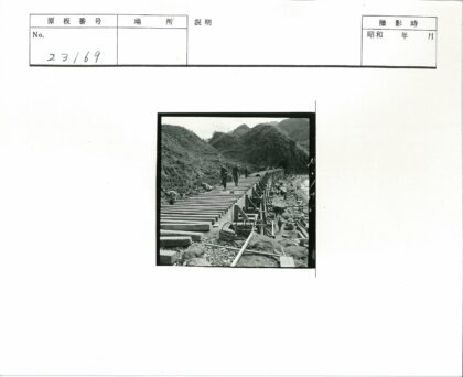山区大型桥梁施工场景.jpg