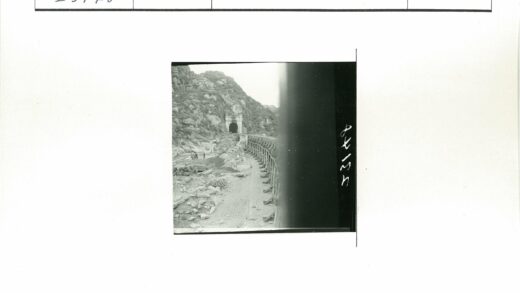 山区铁路隧道施工景观.jpg