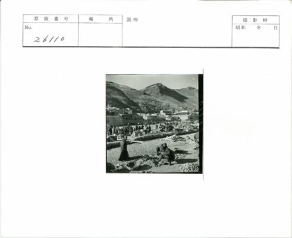 山区露天市场农产品交易场景.jpg