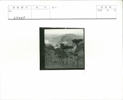 山区风景与山谷远眺.jpg