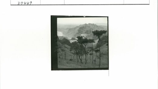 山区风景与山谷远眺.jpg