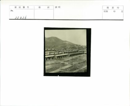 山坡砖建筑拱门景观.jpg
