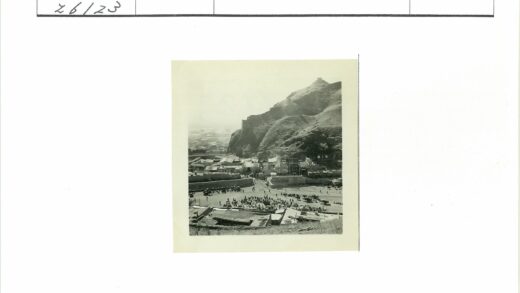 山村聚落与蜿蜒道路生活场景.jpg