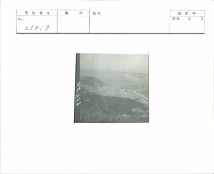山脚沿海小镇海港风光.jpg
