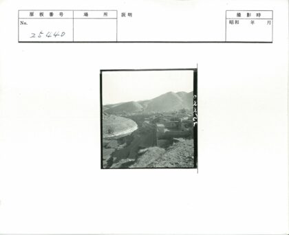 山谷村庄梯田风光.jpg