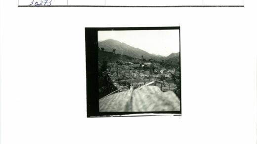 山间民居与自然景观.jpg