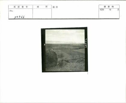 山顶俯瞰田野远山.jpg